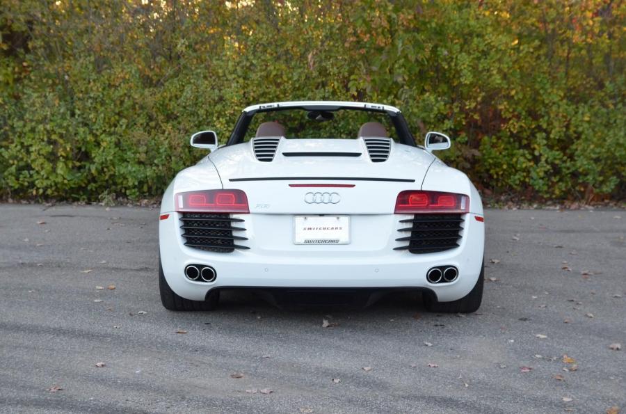  Audi R8 Spyder 2011 года  (NA) (фото 8 из 59)
